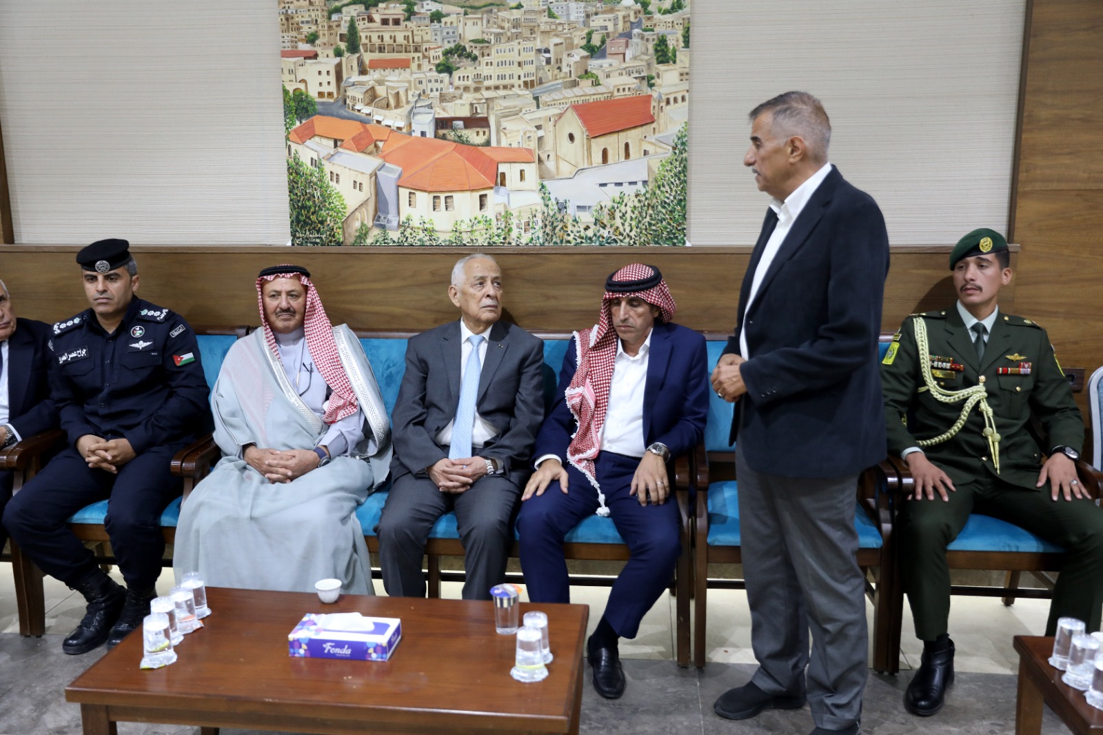 مندوبا عن الملك وولي العهد. العيسوي يعزي المشاقبة والهقيش والحباشنة