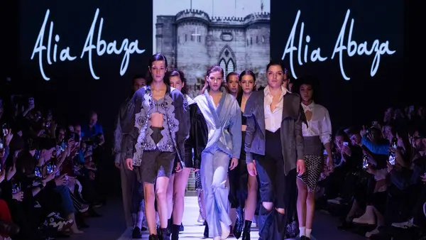 موسكو تتألق عالميًا في أسبوع الموضة بمزيج من التراث والابتكار