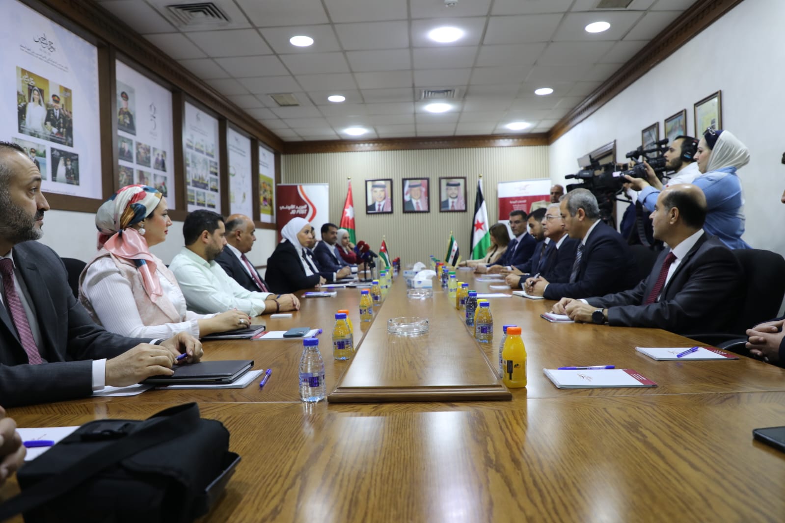 مدير عام المؤسسة السورية للبريد يزور البريد الأردني