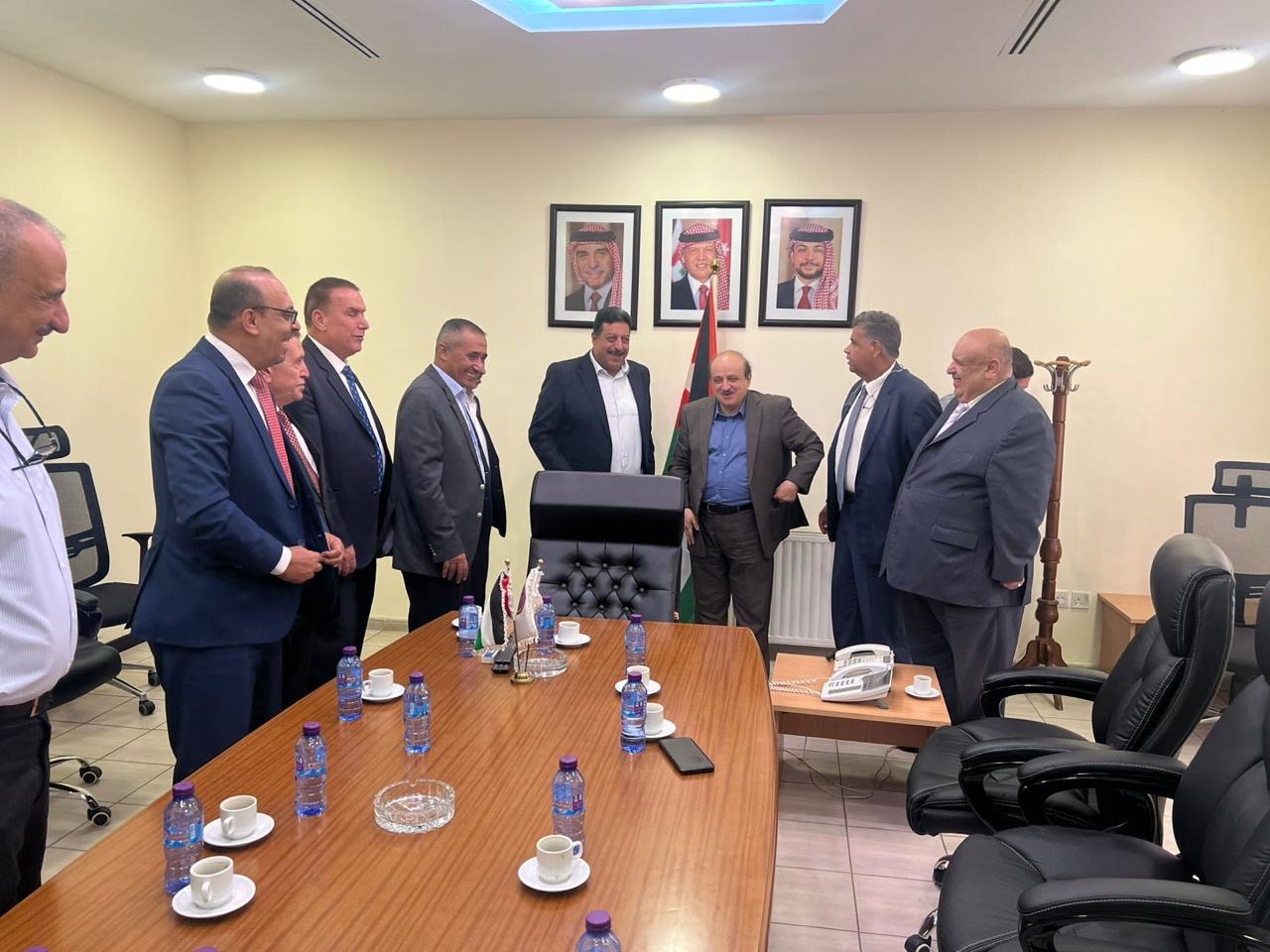 حزب البناء الوطني يزور شركة الكهرباء الأردنية