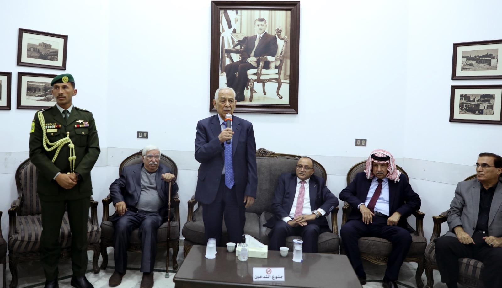 *مندوبا عن الملك وولي العهد. العيسوي يقدم واجب العزاء لــ(6) عشائر أردنية*