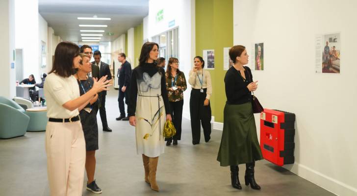 صورة حول : عاجل | الأميرة رجوة الحسين تزور مستشفى سبرينغفيلد للصحة النفسية في لندن عاجل | الأميرة رجوة الحسين تزور مستشفى سبرينغفيلد للصحة النفسية في لندن