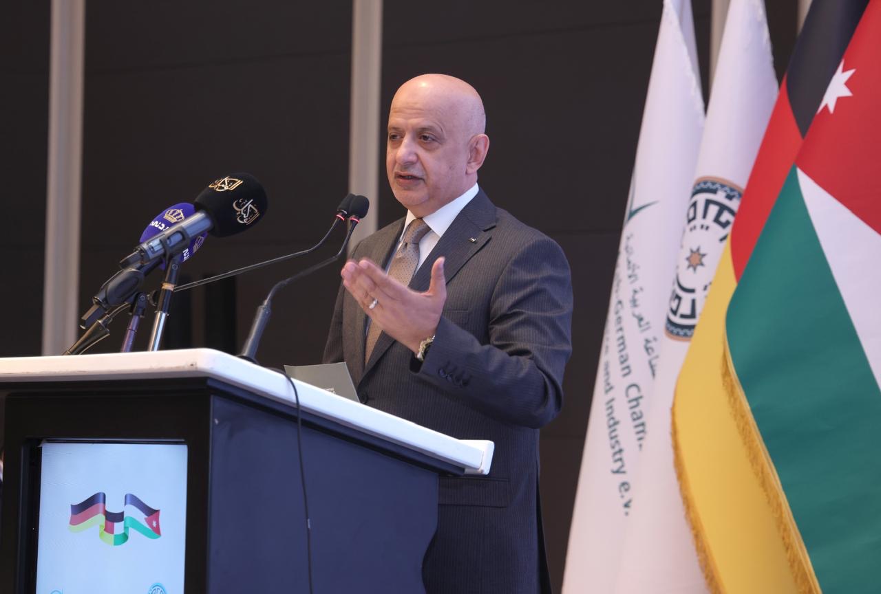 القضاة يدعو الشركات الالمانية لاتخاذ الأردن مركزا لمشروعات اعادة الاعمار في سوريا