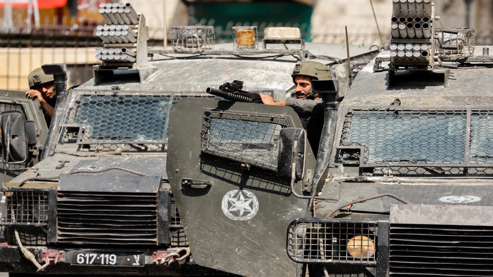 صورة حول : اقتحام إسرائيلي للمنطقة الشرقية في نابلس تمهيدًا لدخول المستوطنين اقتحام إسرائيلي للمنطقة الشرقية في نابلس تمهيدًا لدخول المستوطنين