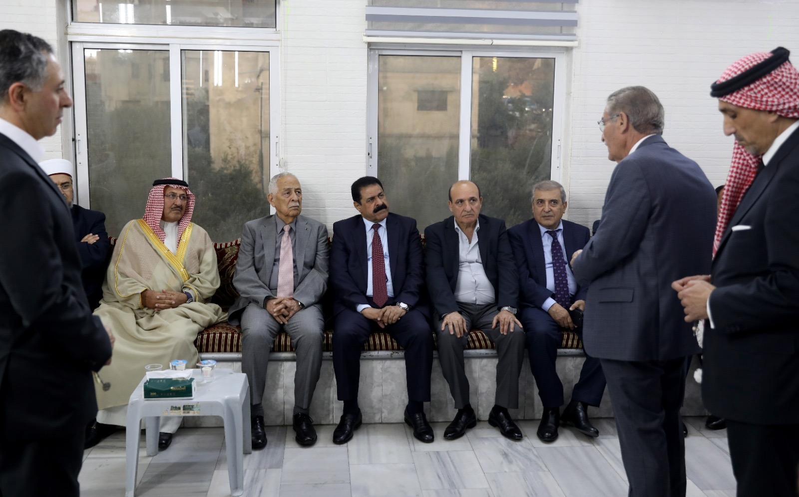 صورة حول : مندوبًا عن الملك وولي العهد.. العيسوي يعزي القضاة والحجازي والكلوب والخالدي مندوبًا عن الملك وولي العهد.. العيسوي يعزي القضاة والحجازي والكلوب والخالدي