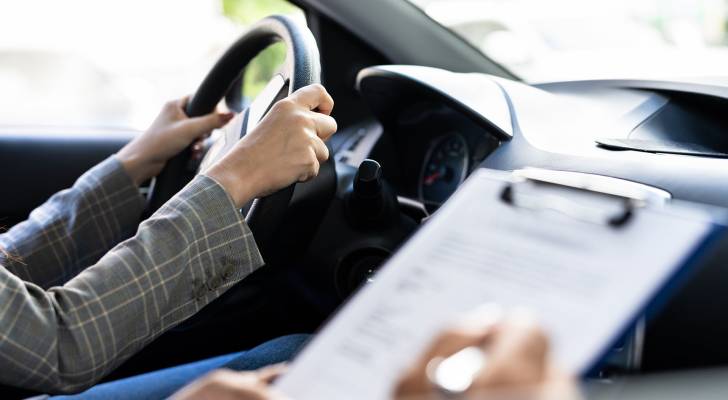 صورة حول : قرار جديد من إدارة السير للقضاء على شكاوى مزاجية الفاحصين قرار جديد من إدارة السير للقضاء على شكاوى مزاجية الفاحصين