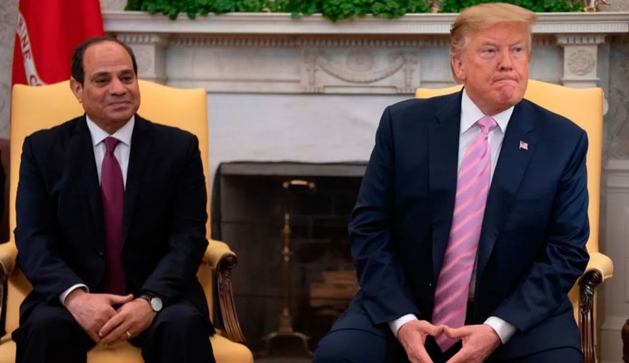 السيسي يهدي ترامب أرفع وسام مصري