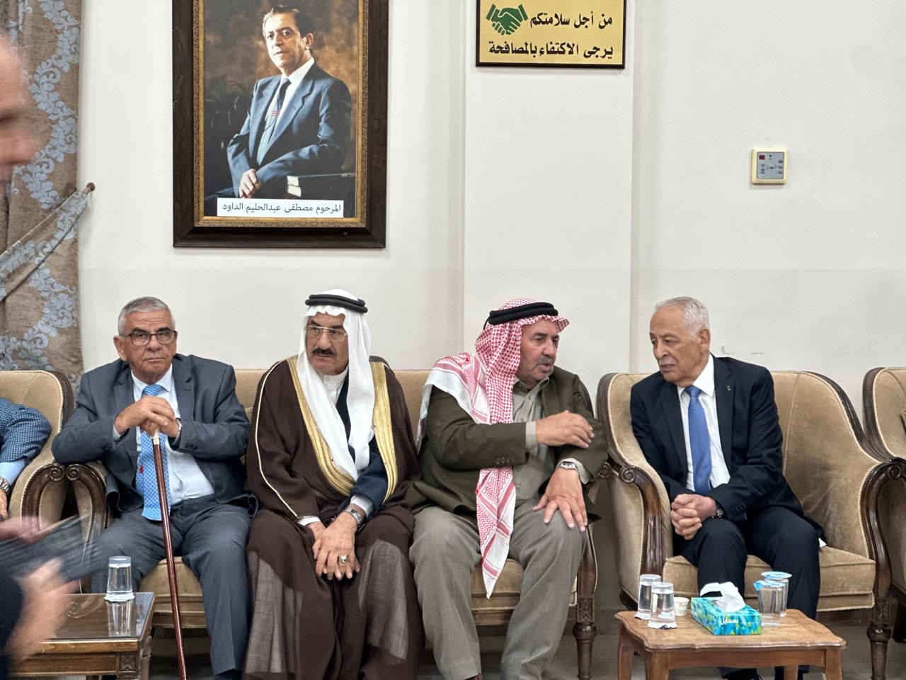 مندوبا عن الملك وولي العهد. العيسوي يعزي عشيرة أبو سليم