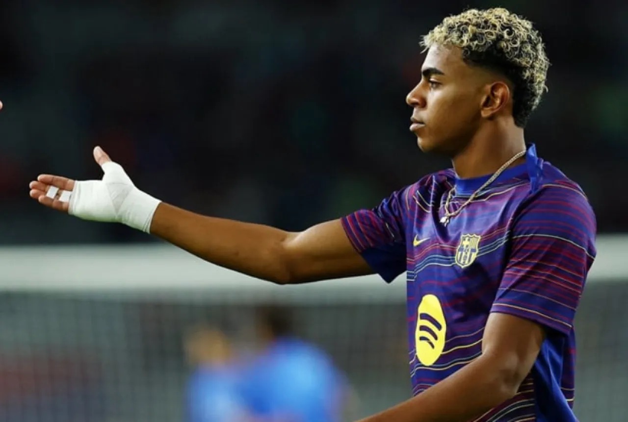 كواليس خفية تهز علاقة برشلونة بلامين يامال