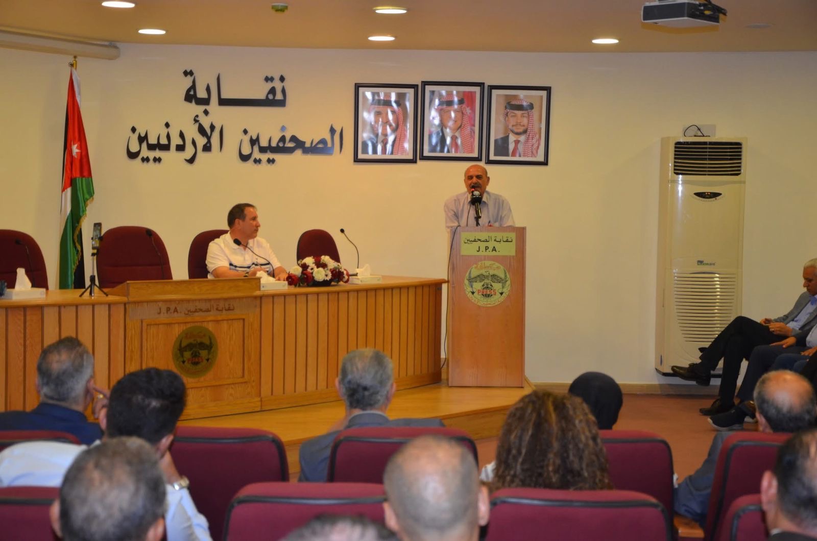 ناشرو المواقع الإخبارية الإلكترونية يشكلون ثلاث لجان لحل ازمتها مع نقابة الصحفيين "صور"