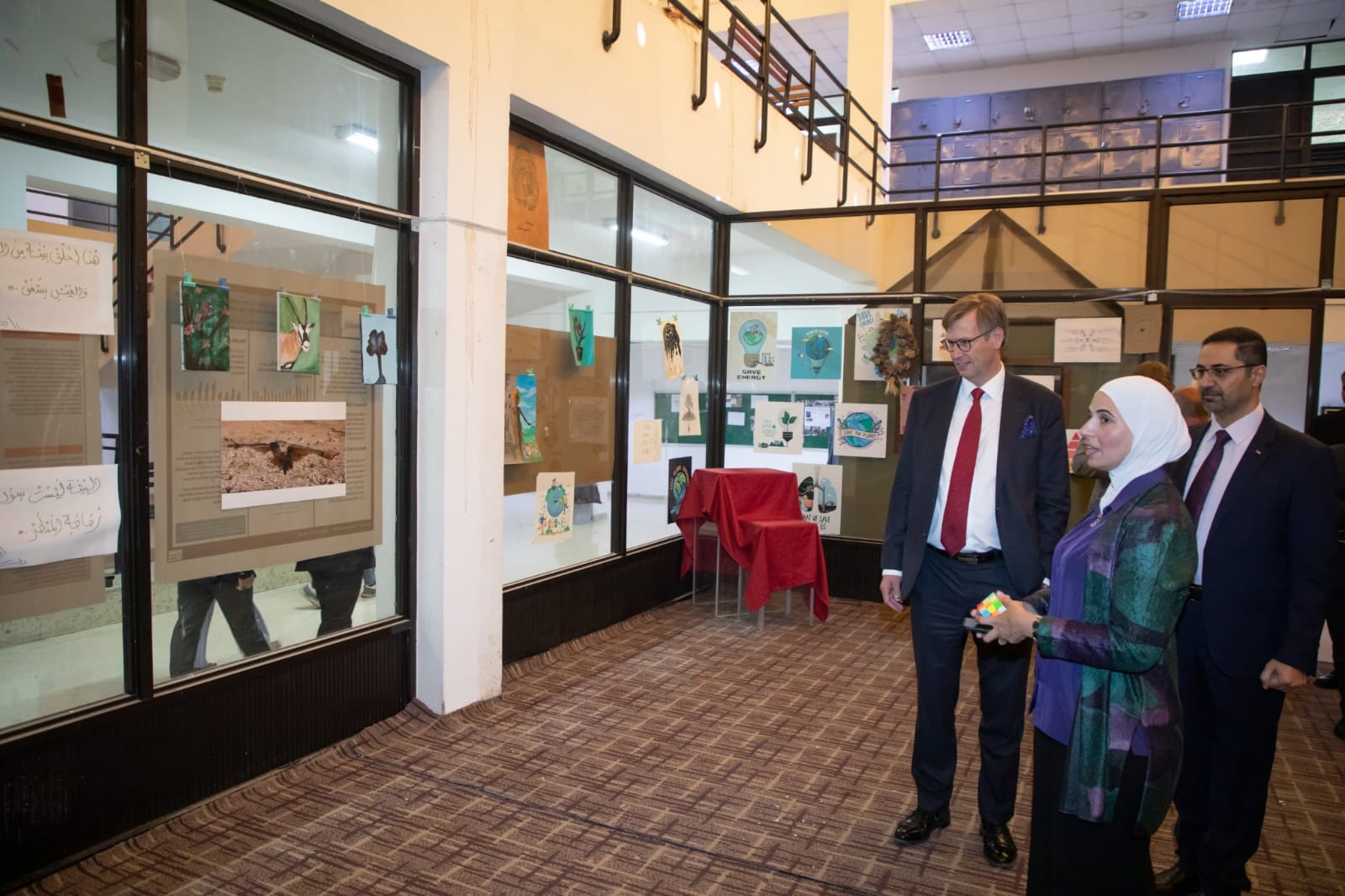 صورة حول : الجامعة الهاشمية تستضيف السفير الألماني وتبحث تعزيز التعليم التقني والتدريب العملي للطلبة الجامعة الهاشمية تستضيف السفير الألماني وتبحث تعزيز التعليم التقني والتدريب العملي للطلبة