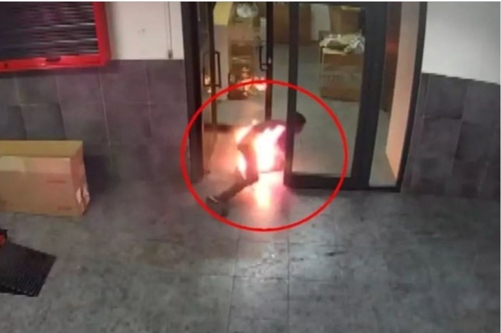 شاب يحرق زميله ويصيب جسده بعجز دائم في أنطاليا