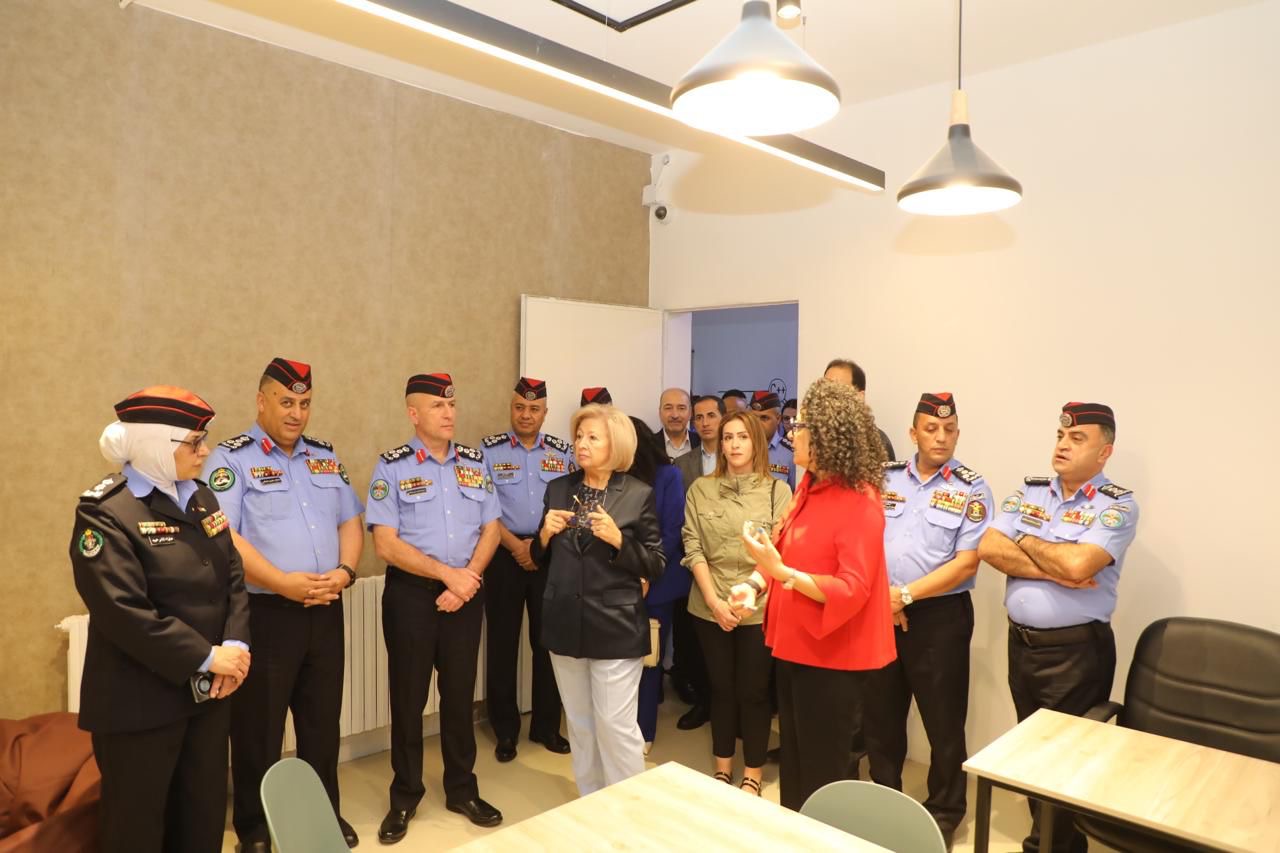 افتتاح مكتبة في مركز إصلاح وتأهيل النساء