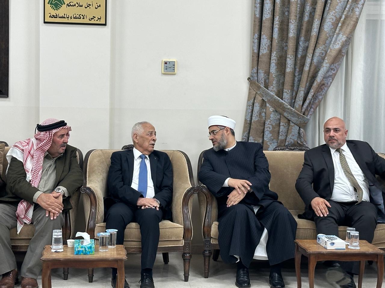 مندوبا عن الملك وولي العهد. العيسوي يعزي عشيرة أبو سليم