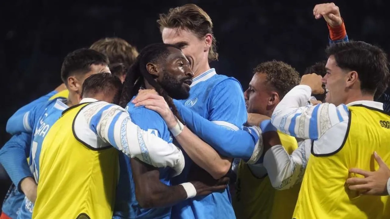 نابولي ينتصر على إنتر ويستعيد صدارة الكالتشيو