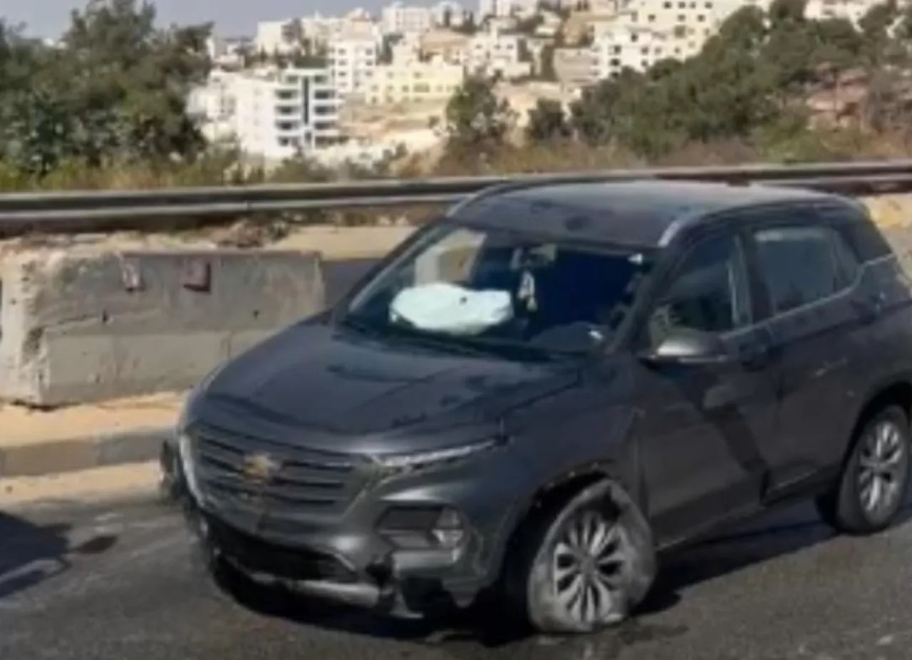 صورة حول : اصابتان نتيجة حادث تصادم بين سيارة وقلاب في ناعور اصابتان نتيجة حادث تصادم بين سيارة وقلاب في ناعور