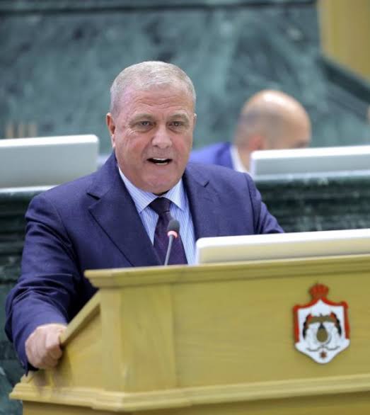 خميس عطية يقترح تعديل التوقيت الشتوي للحد من حوادث عقر الكلاب الضالة