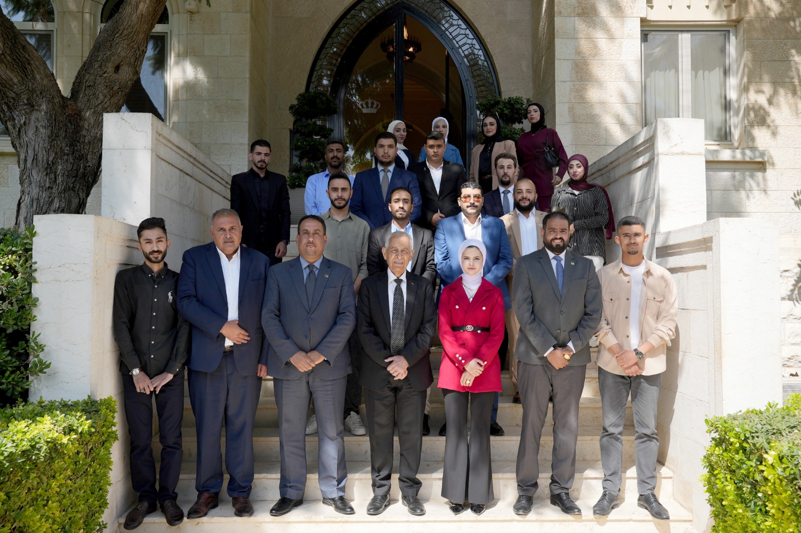 صورة حول : عاجل | العيسوي: الأردن بقيادته الهاشمية ثابت على نهجه الوطني والإنساني عاجل | العيسوي: الأردن بقيادته الهاشمية ثابت على نهجه الوطني والإنساني