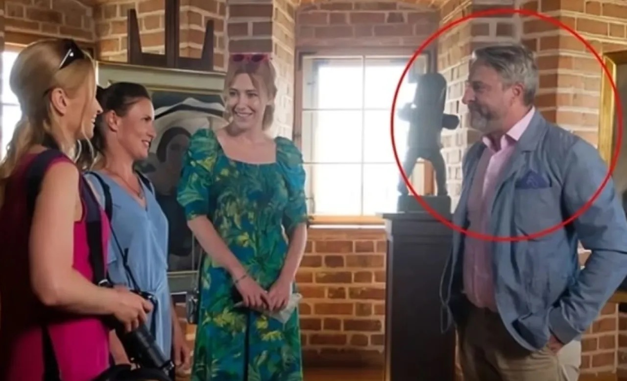 صورة حول : مذكرة حمراء بحق مورافسكي بتهمة اغتصاب قاصر مذكرة حمراء بحق مورافسكي بتهمة اغتصاب قاصر