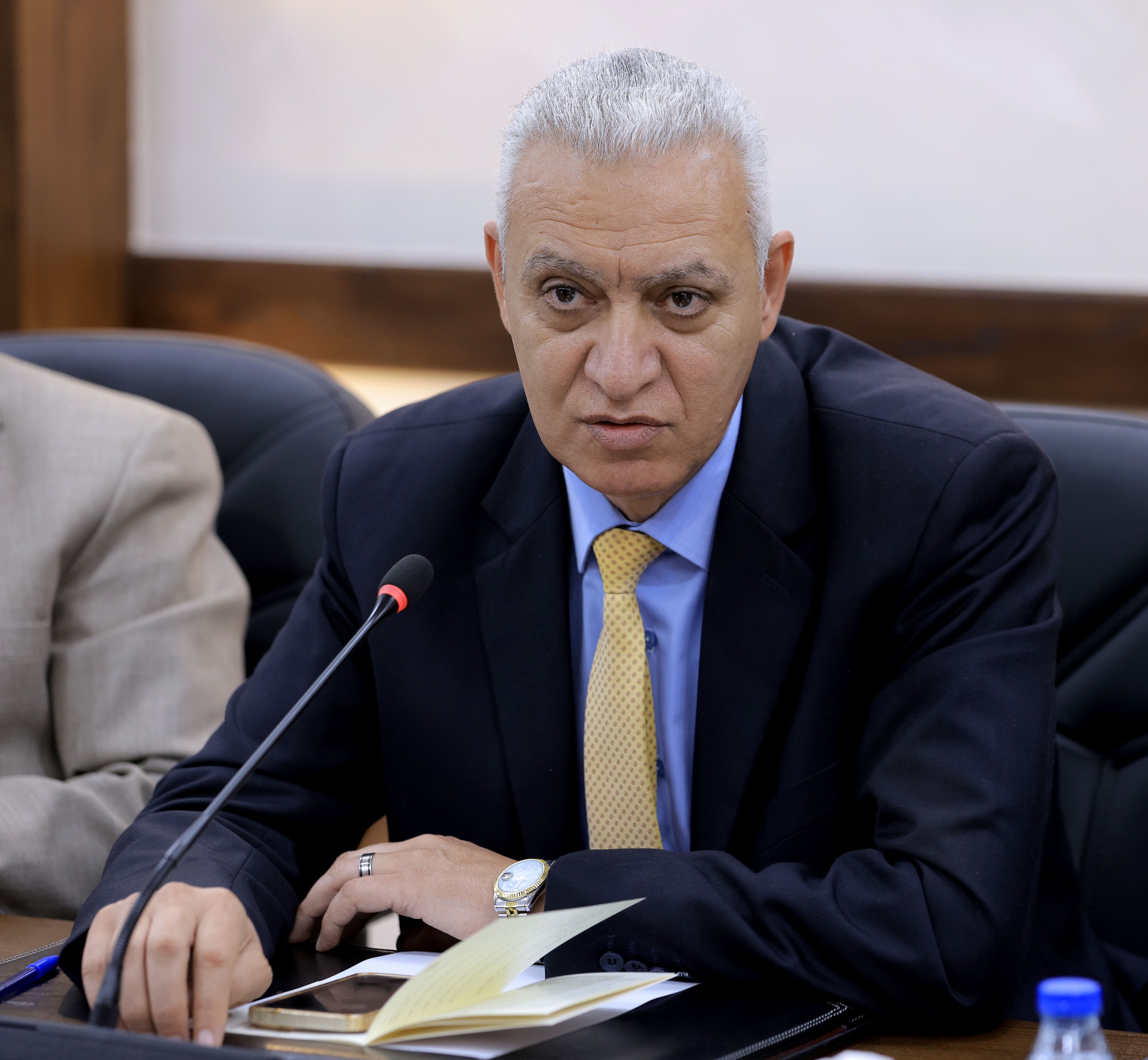 عاجل | القاضي يترأس اجتماعاً للجنة الرد على خطبة العرش