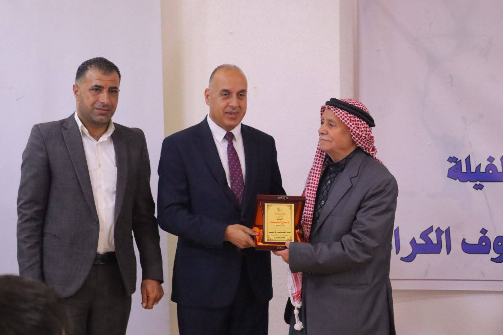 الهلال الأحمر الأردني فرع الطفيلة يشارك بحملةالتبرع بالدم