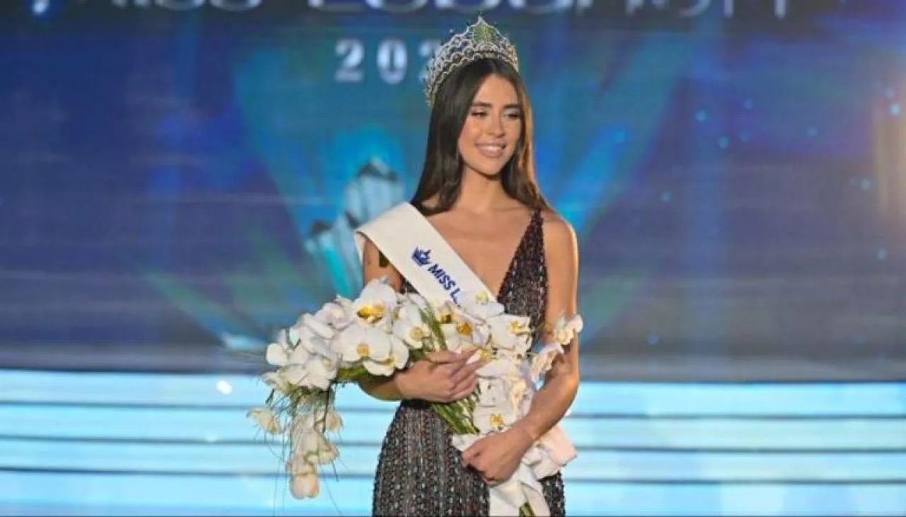 صورة حول : بيرلا حرب تتوّج ملكة جمال لبنان لعام 2025 بيرلا حرب تتوّج ملكة جمال لبنان لعام 2025