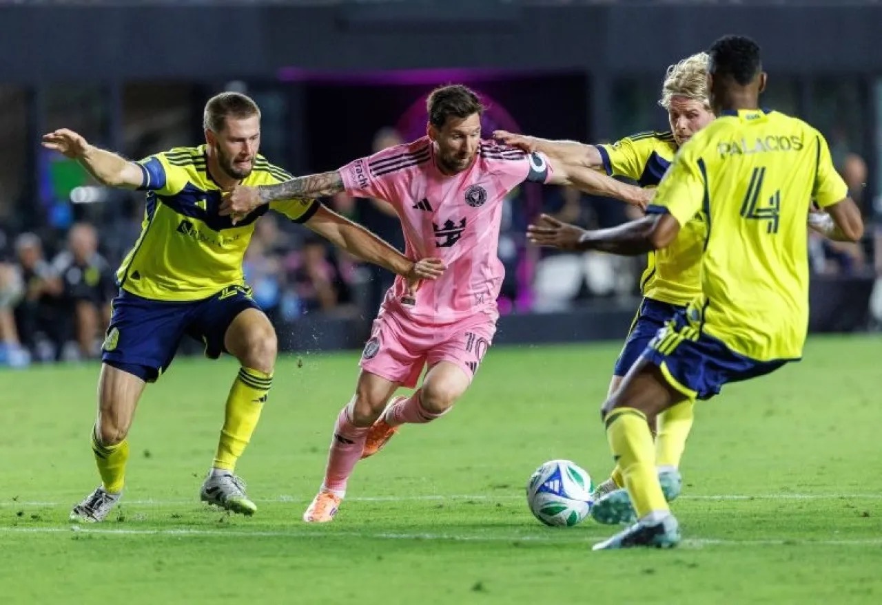 صورة حول : ماسكيرانو يؤكد :ميسي جدد عقده ويقود إنتر ميامي لفوز مثير ماسكيرانو يؤكد :ميسي جدد عقده ويقود إنتر ميامي لفوز مثير