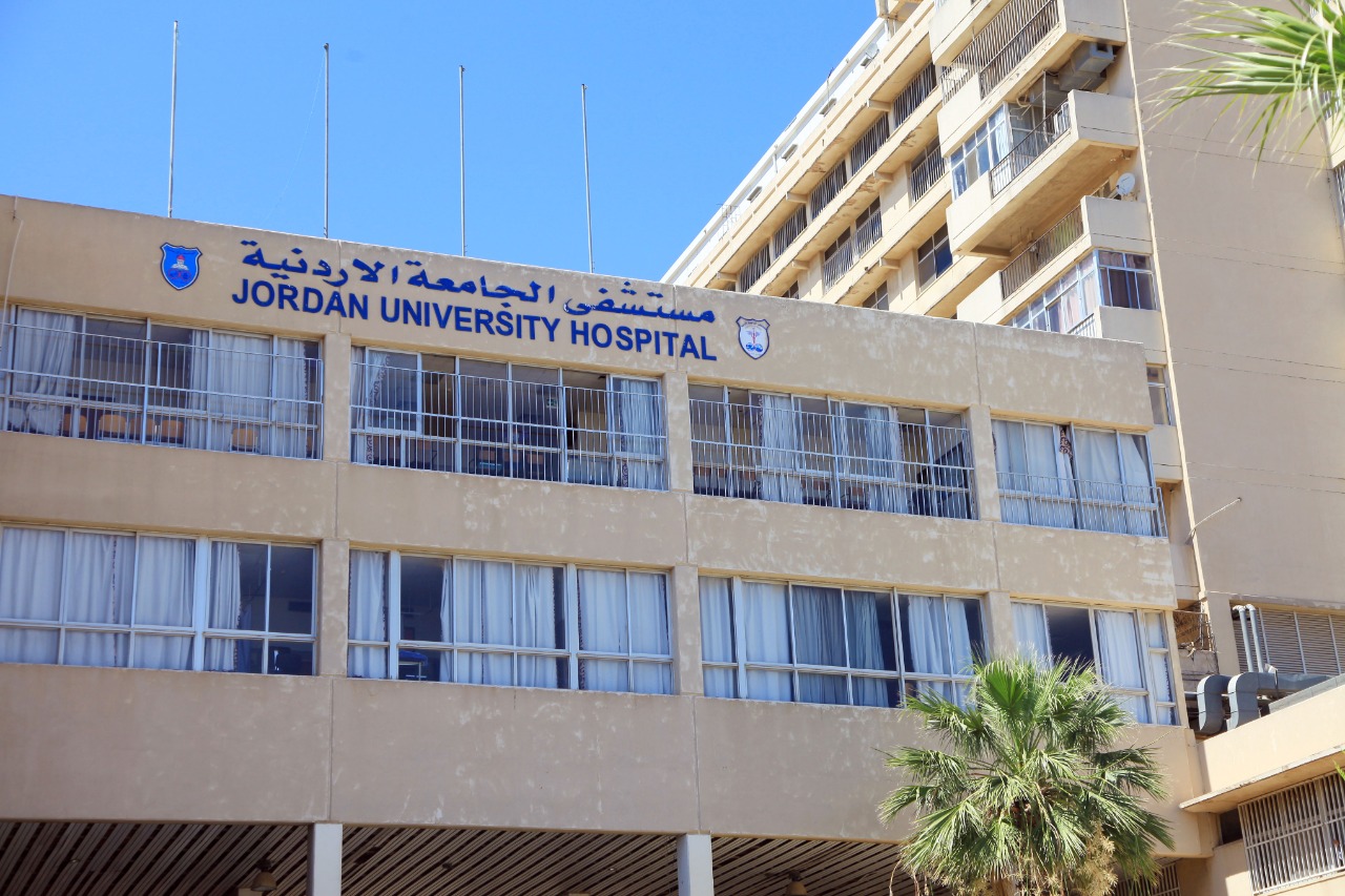 مستشفى الجامعة ينشر 142 بحثا علميا في 2024