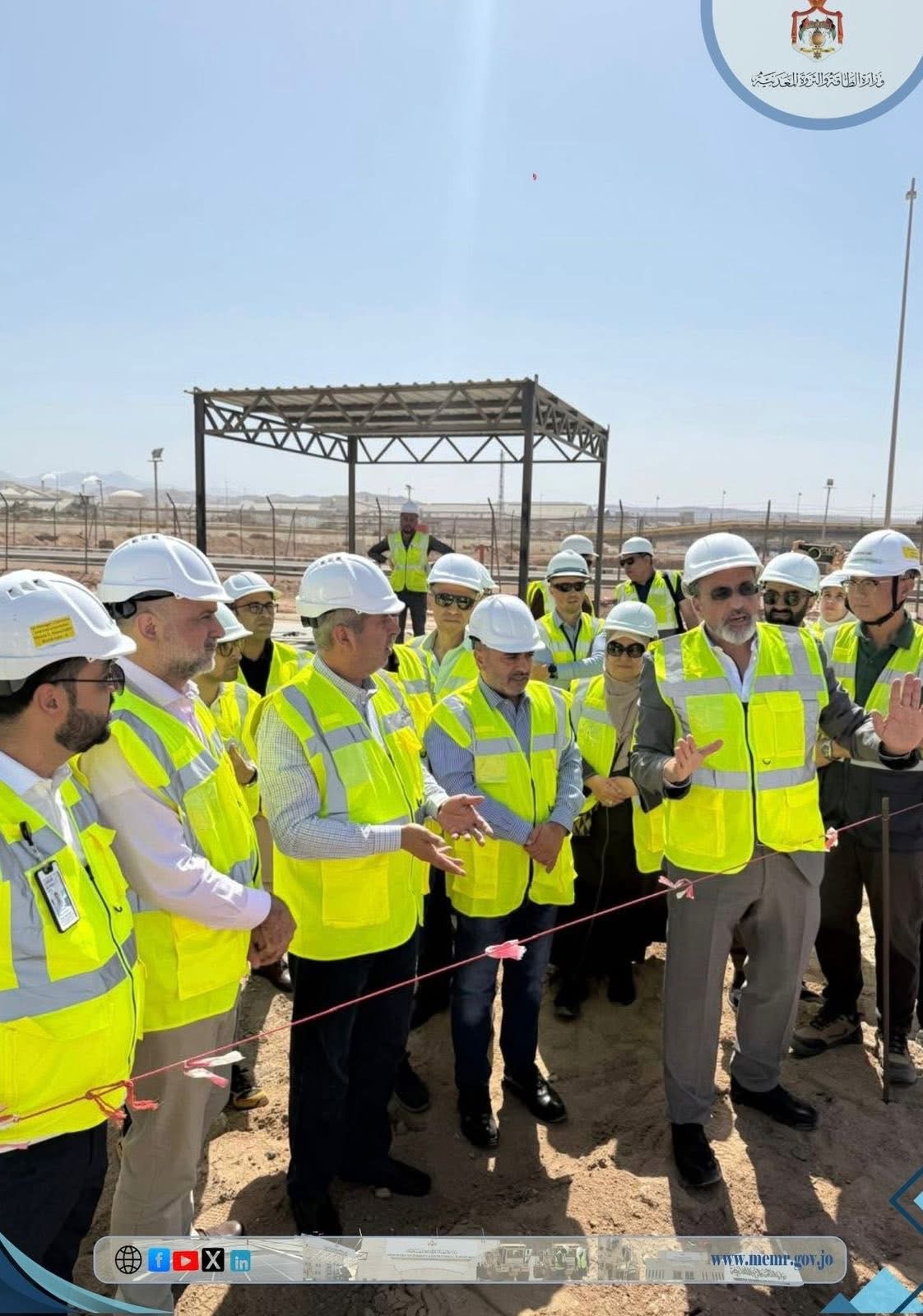 الخرابشة يتفقد مشروع تطوير ميناء الغاز الطبيعي المسال في العقبة