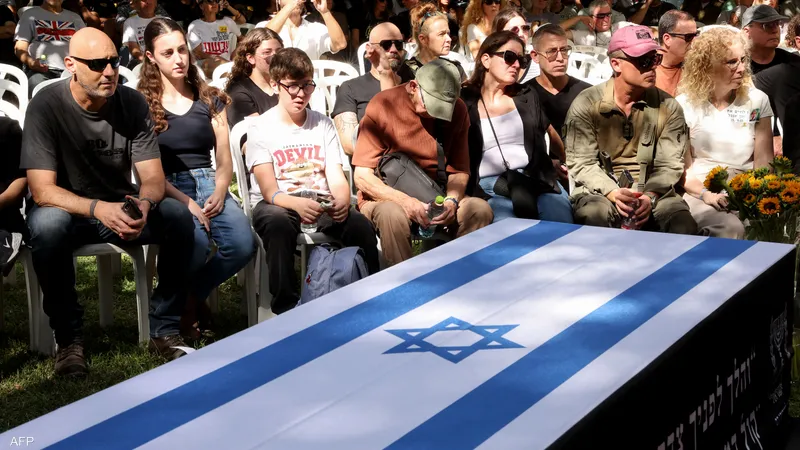 إسرائيل تتسلم جثماني رهينتين من غزة عبر الصليب الأحمر