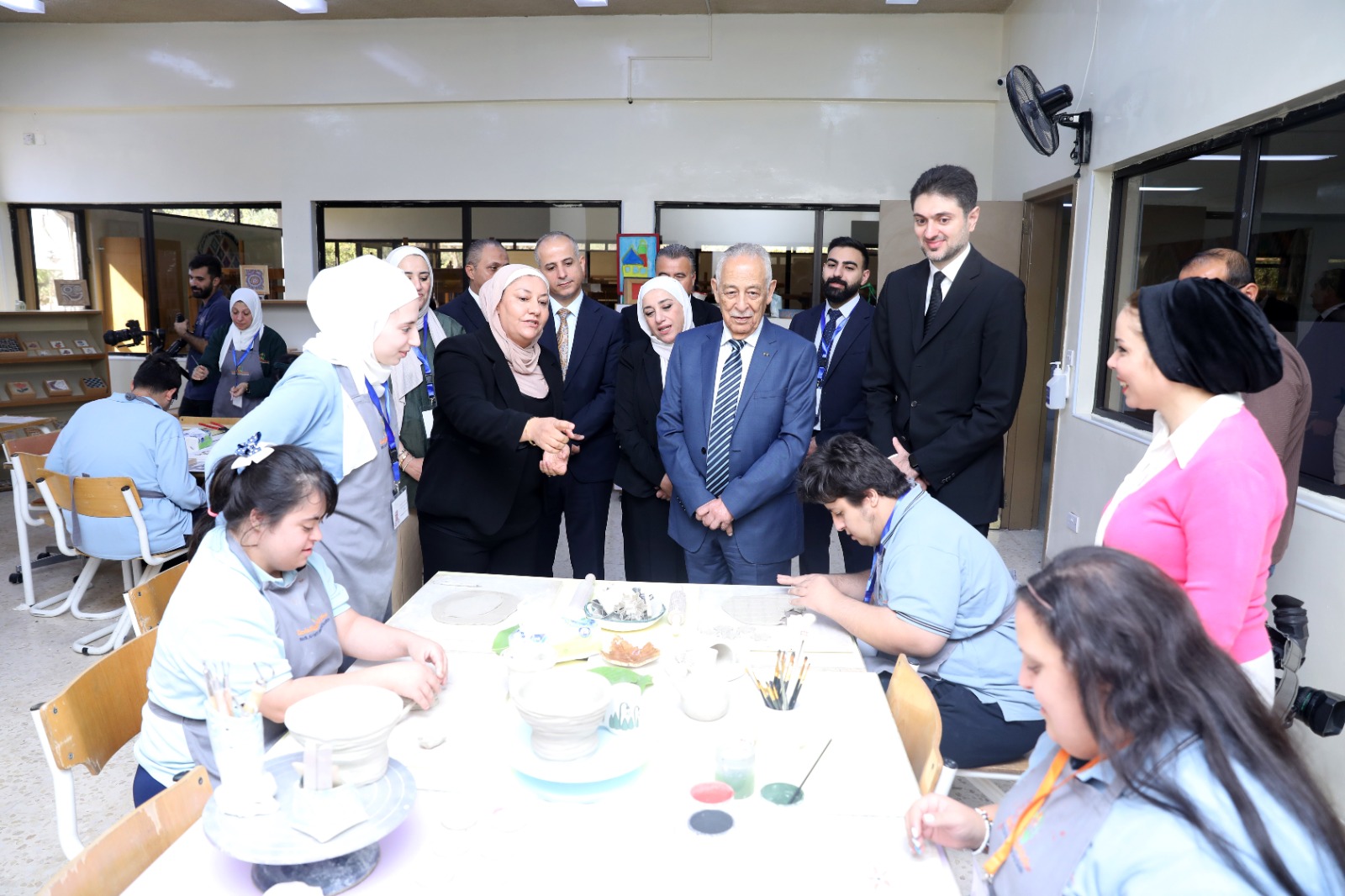 صورة حول : رئيس الديوان الملكي يزور مركز نازك الحريري للتربية الخاصة ويشيد بجهوده وبرامجه رئيس الديوان الملكي يزور مركز نازك الحريري للتربية الخاصة ويشيد بجهوده وبرامجه