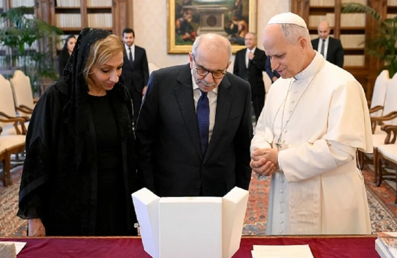 صورة حول : نقل زوجة رئيس الوزراء اللبناني نواف سلام إلى المستشفى نقل زوجة رئيس الوزراء اللبناني نواف سلام إلى المستشفى