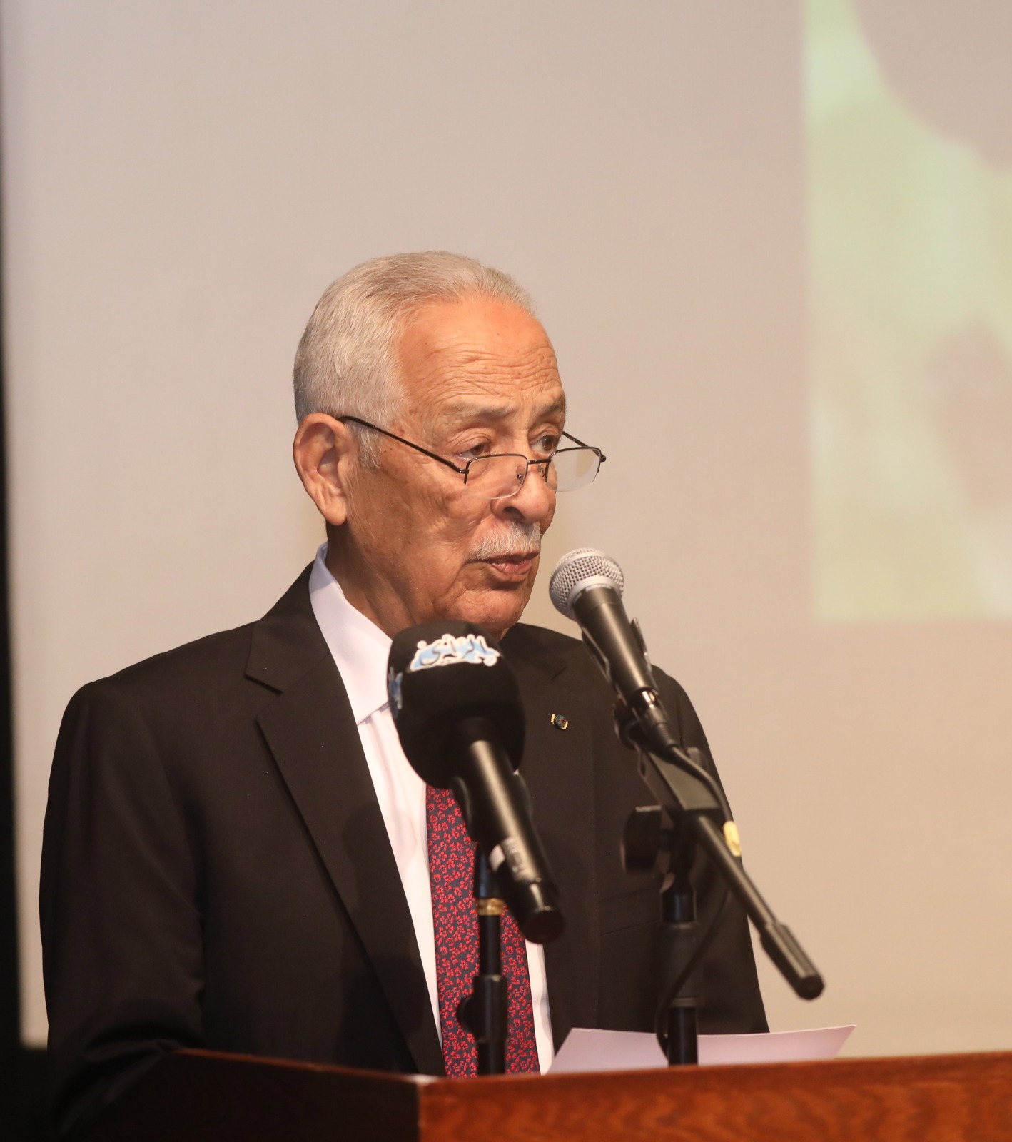 العيسوي يرعى حفل إشهار رواية "الشقرا والقمر" للروائية اليمنية منار علي