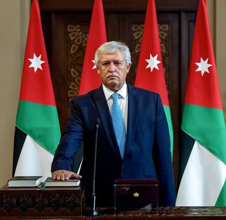 صورة حول : القطامين: شراكة الحكومة ومجموعة المطار الدولي نموذج ناجح للتعاون بين القطاعين العام والخاص القطامين: شراكة الحكومة ومجموعة المطار الدولي نموذج ناجح للتعاون بين القطاعين العام والخاص