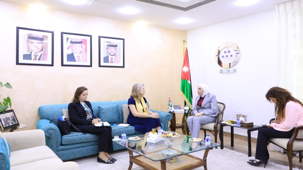 صورة حول : وزيرة التنمية الاجتماعية تبحث تعزيز تمكين المرأة مع المنسقة المقيمة للأمم المتحدة وزيرة التنمية الاجتماعية تبحث تعزيز تمكين المرأة مع المنسقة المقيمة للأمم المتحدة