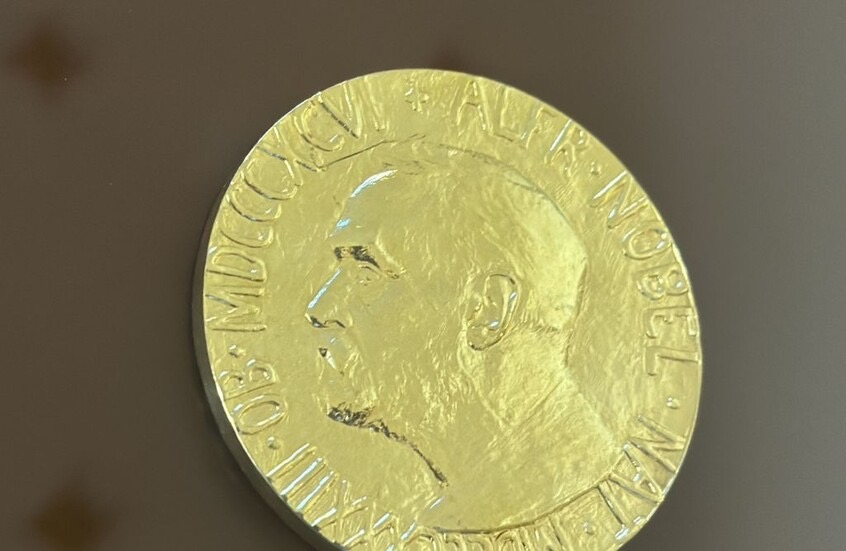 جائزة نوبل في الطب 2025 تمنح لاكتشاف “التحمل المناعي المحيطي”