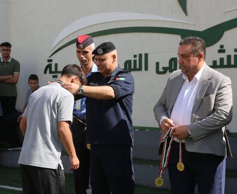 شرطة شرق عمان تنظم بطولة “القائد” في مدارس أرض النشامى تكريماً لجلالة الملك