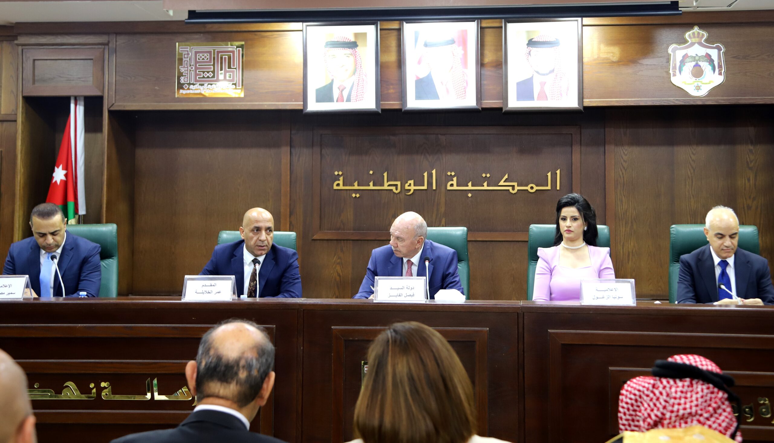 صورة حول : فيصل الفايز يرعى إشهار كتاب “كيف يصلون إليك” فيصل الفايز يرعى إشهار كتاب “كيف يصلون إليك”