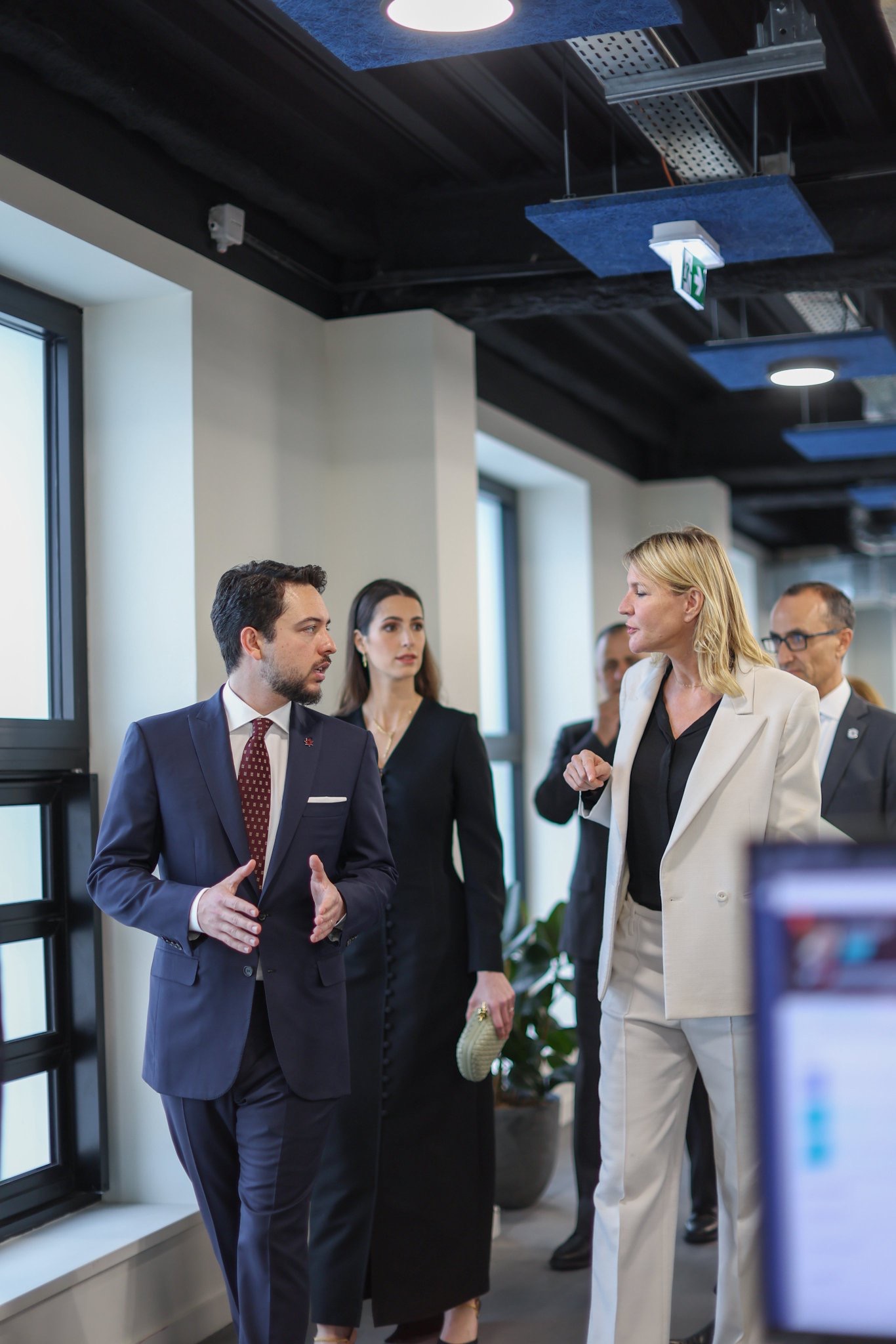 صورة حول : ولي العهد يزور شبكة 42 العالمية في باريس ولي العهد يزور شبكة 42 العالمية في باريس