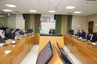 وزير التربية يثمّن جهود جمعية جائزة الملكة رانيا العبدالله