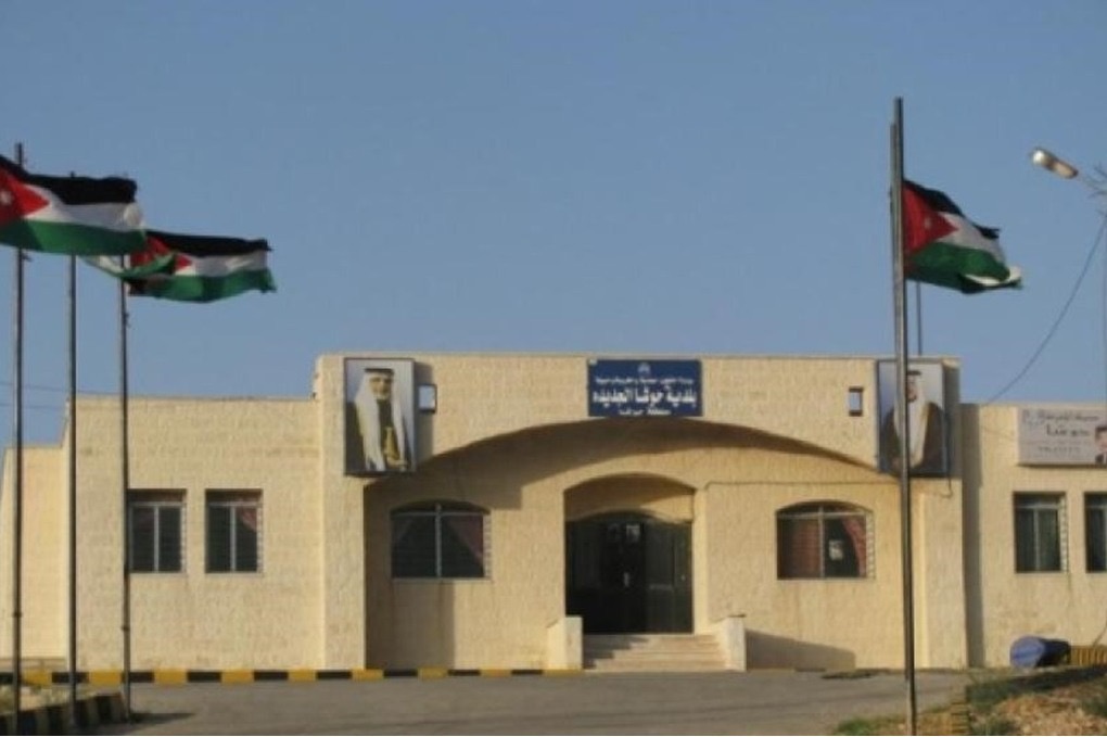 صورة حول : مواطنو حوشا يطالبون بتشغيل المضخة الجديدة مواطنو حوشا يطالبون بتشغيل المضخة الجديدة