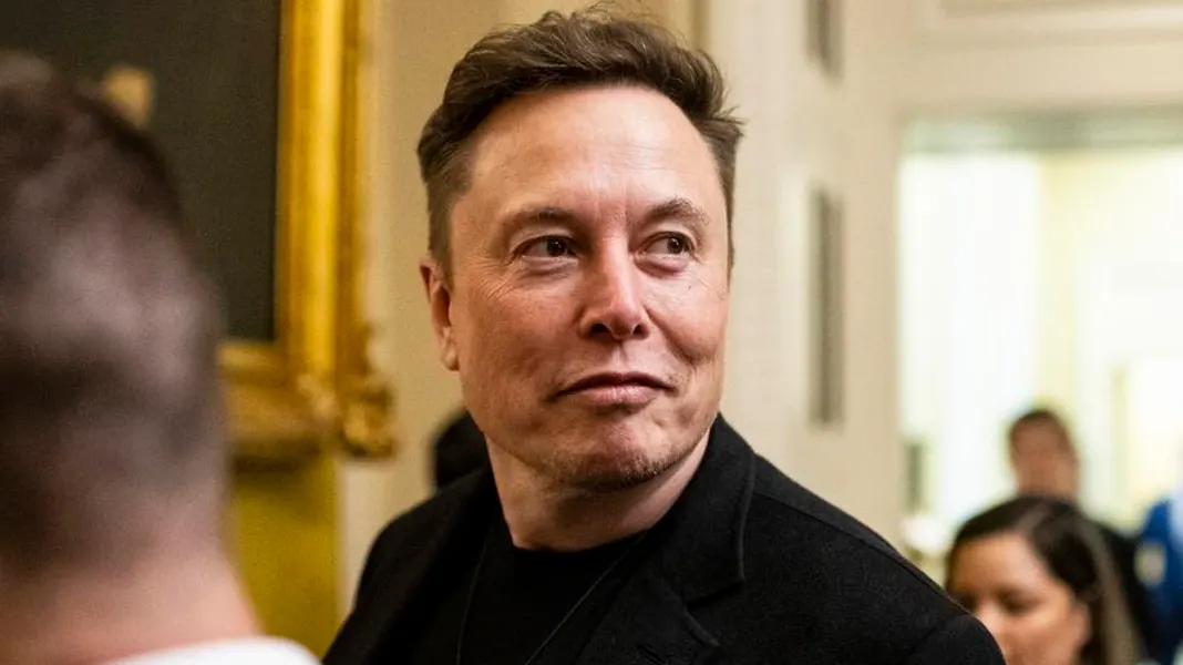 إيلون ماسك يقترب من القمر... ستارشيب تهبط بسلام بعد رحلتها الـ11