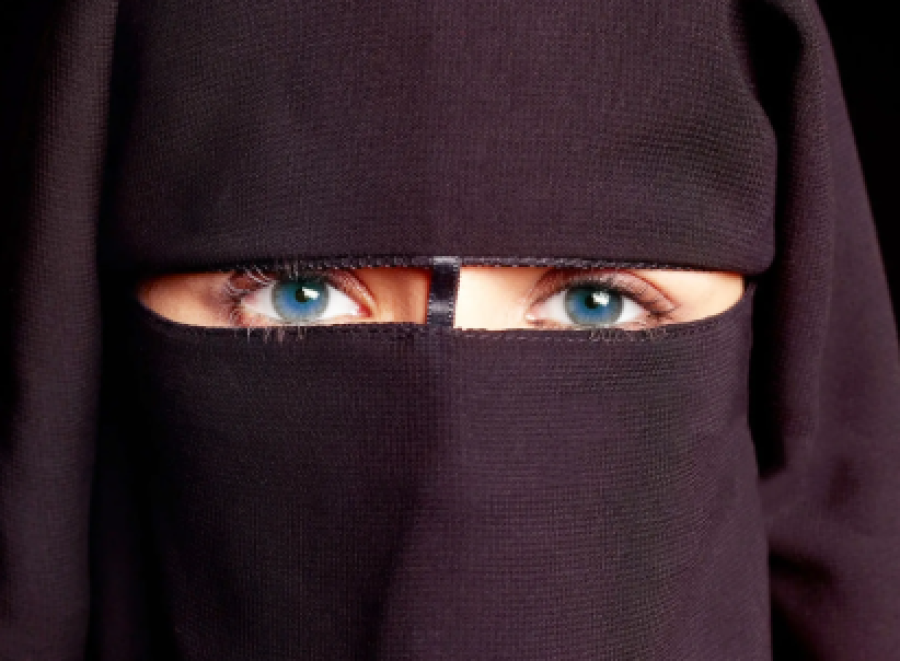 البرتغال: حظر النقاب في الأماكن العامة