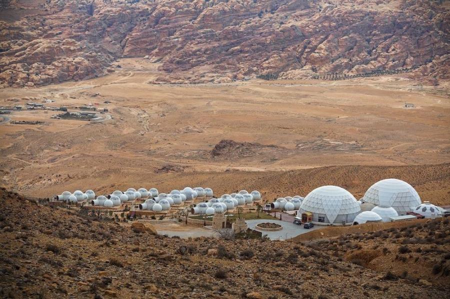 صورة حول : عودة العمل في 15 فندقا في البترا بعد انقطاع عامين عودة العمل في 15 فندقا في البترا بعد انقطاع عامين