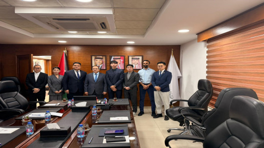 صورة حول : وزير الاستثمار يبحث فرص التعاون في مجال إدارة النفايات وزير الاستثمار يبحث فرص التعاون في مجال إدارة النفايات