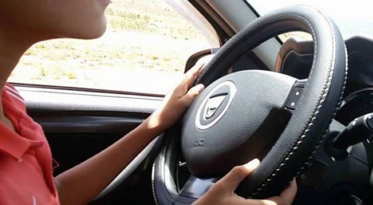 صورة حول : ضبط حدث يقود مركبة بسرعة جنونية ضبط حدث يقود مركبة بسرعة جنونية