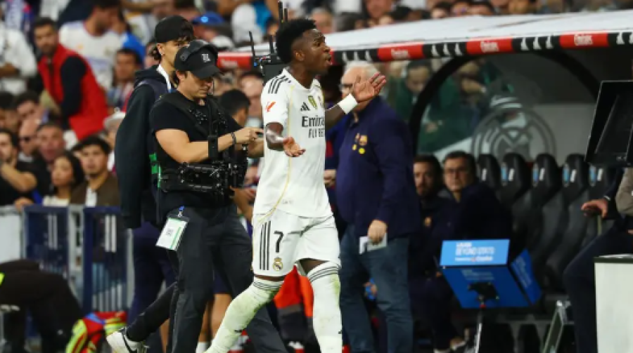 فينيسيوس يصرخ بوجه ألونسو: لماذا أنا؟