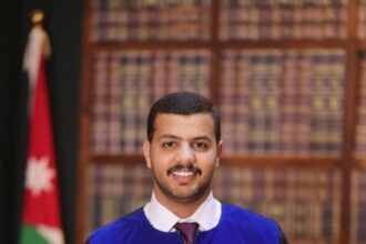 محمد سميح القيسي يهنئ مصطفى محمد الشخاتره