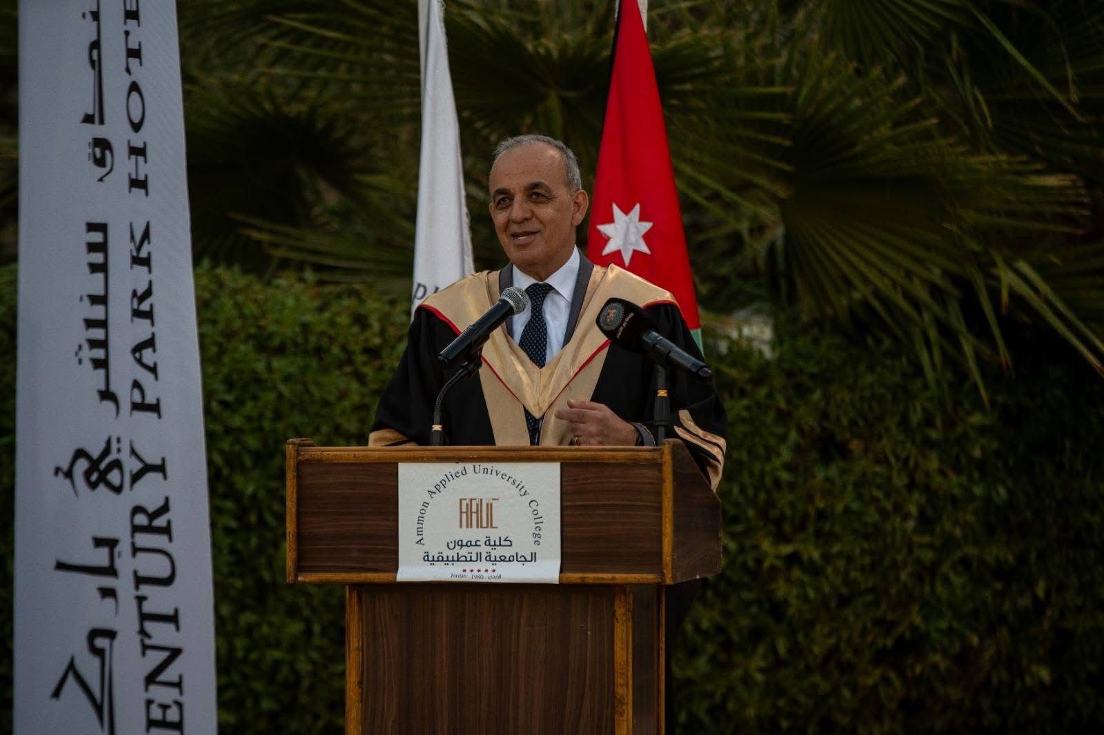 وزير السياحة والآثار يرعى حفل تخريج كلية عمون الجامعية التطبيقية