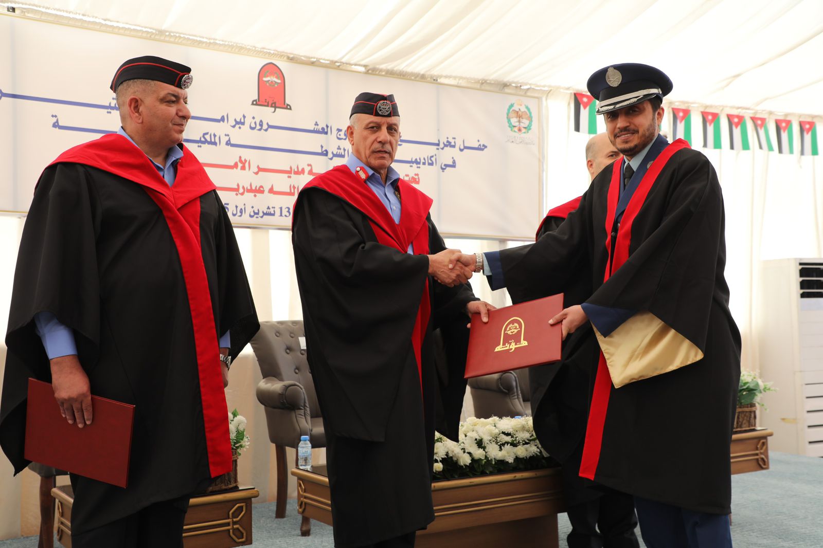 اللواء المعايطة يرعى حفل تخريج الفوج العشرين من طلبة الماجستير في أكاديمية الشرطة الملكية